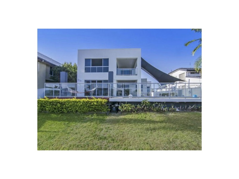 6 Cessnock Close, Mermaid Waters QLD 4218