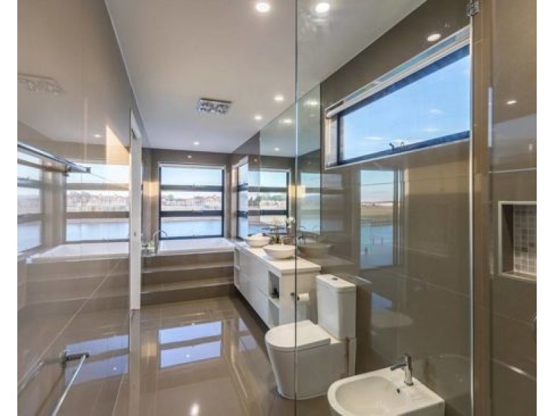 1043 Edgecliff Drive, Hope Island QLD 4212