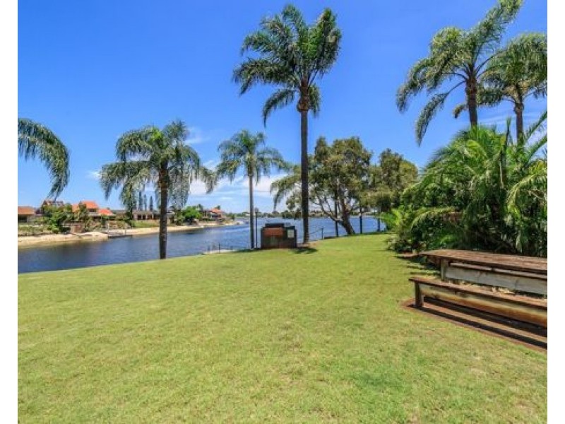 17/111 Markeri Street, Mermaid Waters QLD 4218