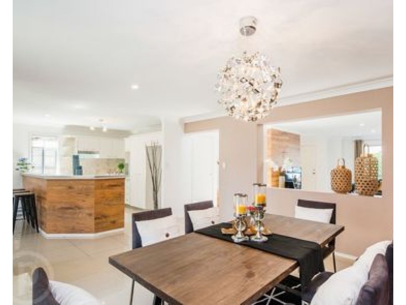 4 Mead Place, Calamvale QLD 4116