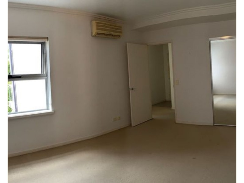 37 2 Arbour, Robina QLD 4226