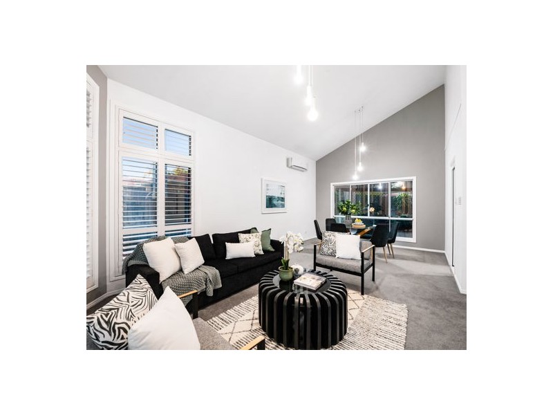 1 Ellesmere Place, Parkinson QLD 4115