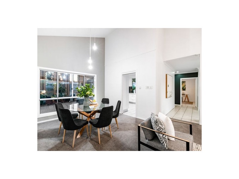 1 Ellesmere Place, Parkinson QLD 4115