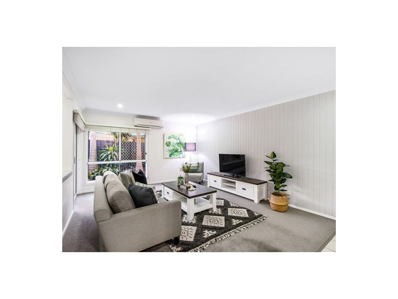 1 Ellesmere Place, Parkinson QLD 4115