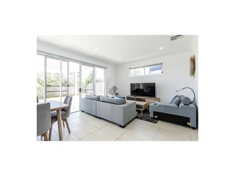 24 Bonogin Road, Mudgeeraba QLD 4213