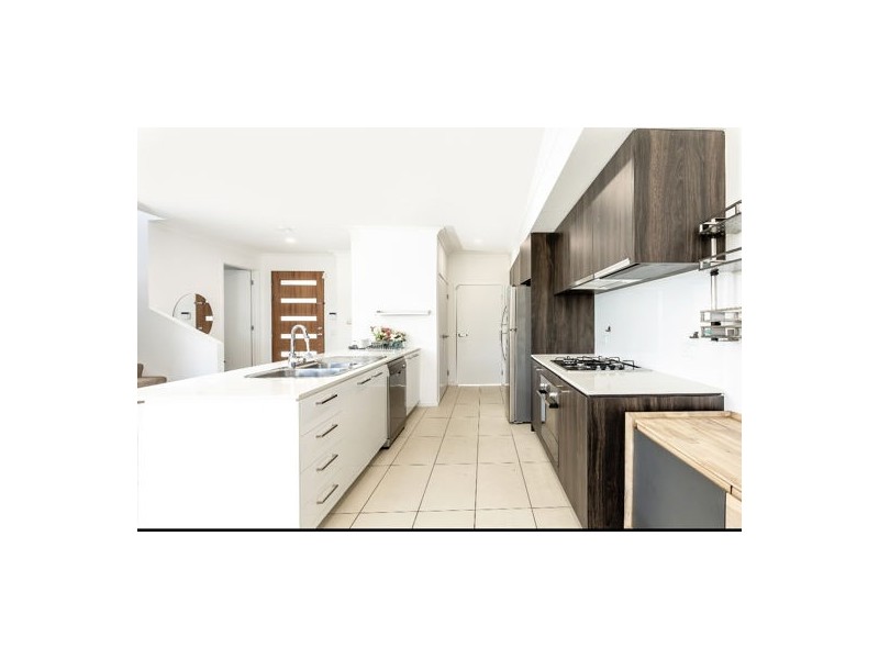 24 Bonogin Road, Mudgeeraba QLD 4213