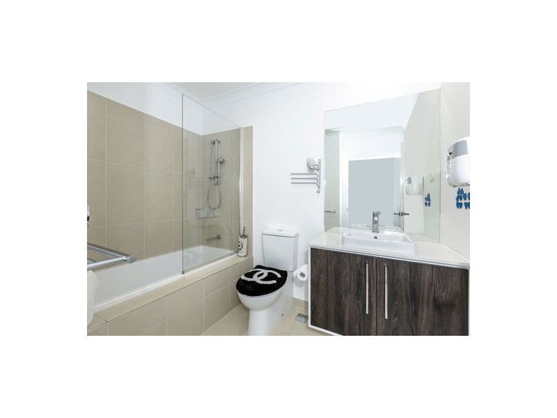 24 Bonogin Road, Mudgeeraba QLD 4213