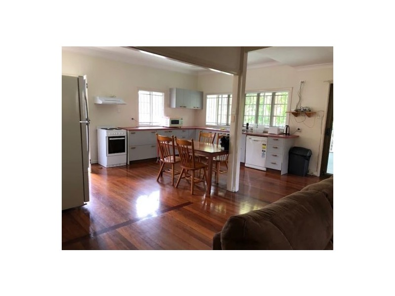 74 dell road, St Lucia QLD 4067