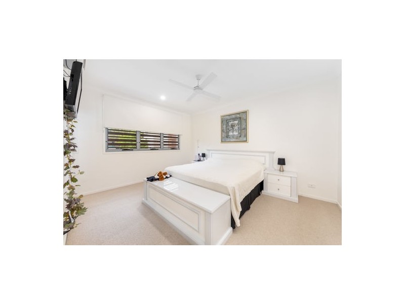 2 3028 The Boulevard, Carrara QLD 4211