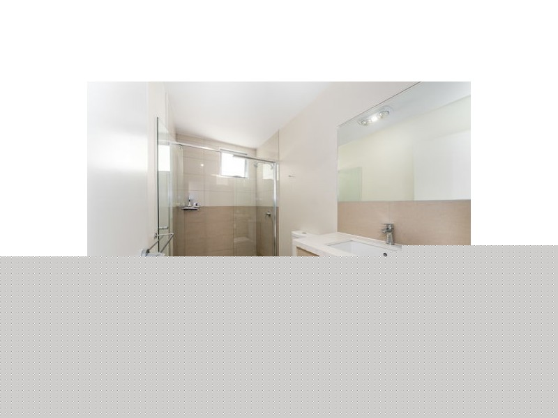 2 3028 The Boulevard, Carrara QLD 4211