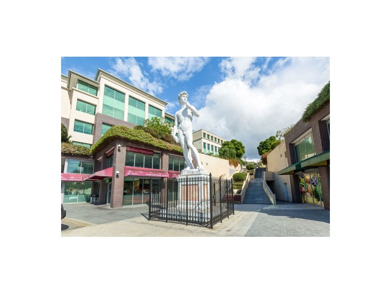 2 3028 The Boulevard, Carrara QLD 4211