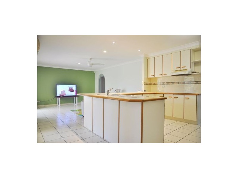 18 Bellflower Place, Calamvale QLD 4116
