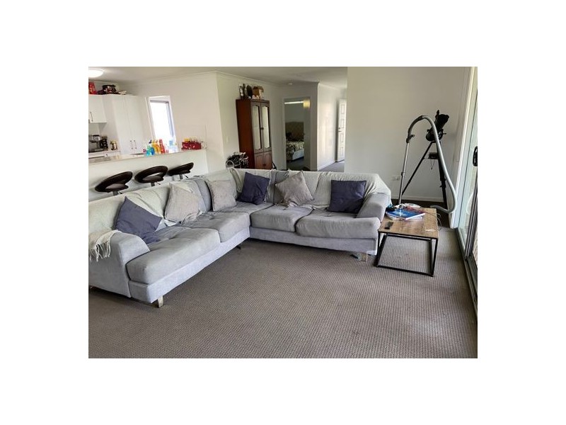 15 Redondo ST, Ningi QLD 4511