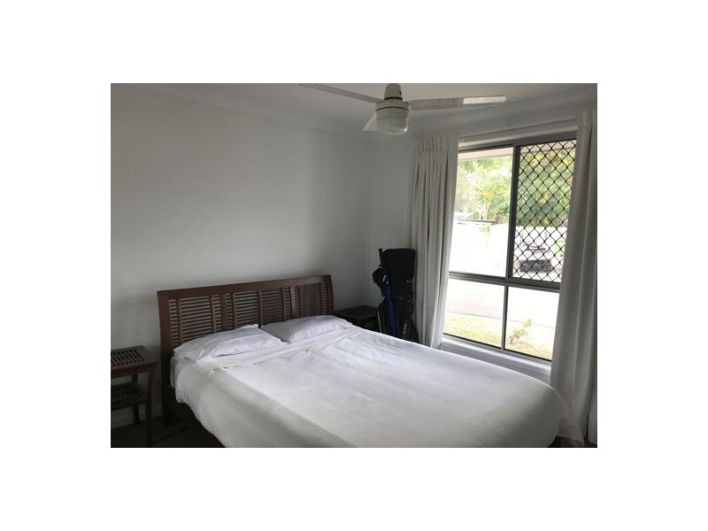 15 Redondo ST, Ningi QLD 4511