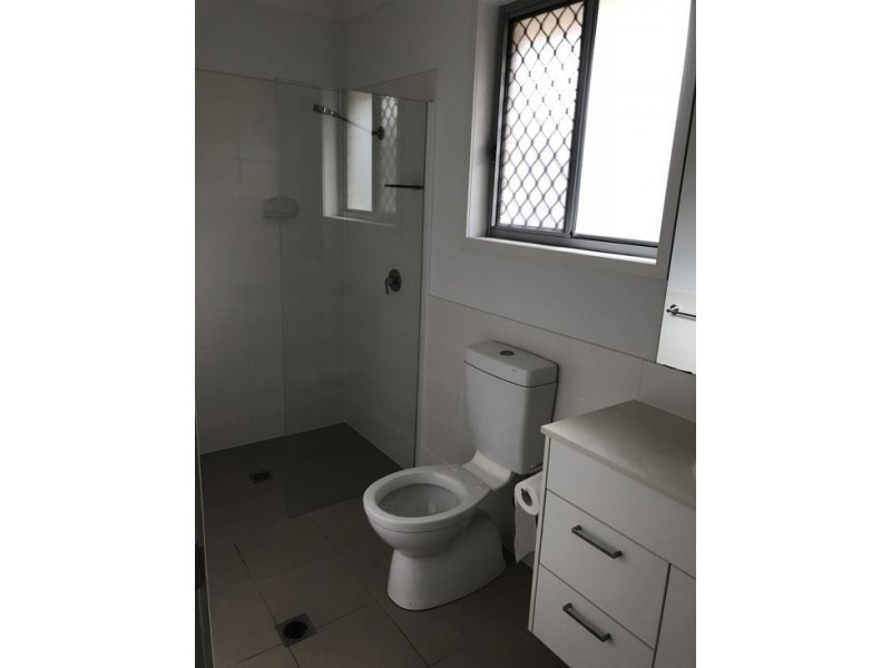 15 Redondo ST, Ningi QLD 4511