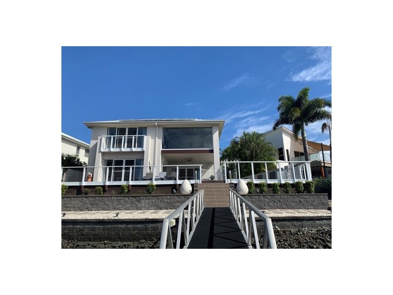 52 Buccaneer Way, Coomera Waters QLD 4209