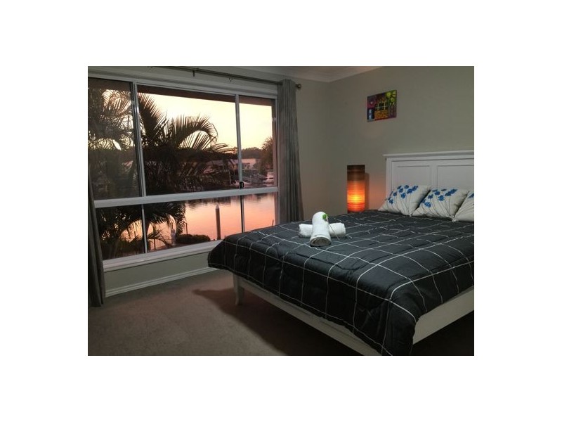 52 Buccaneer Way, Coomera Waters QLD 4209