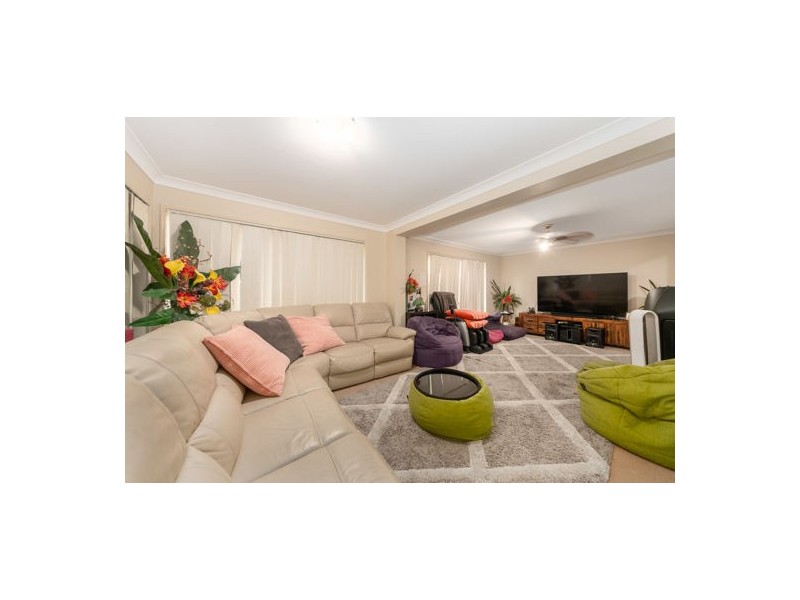 16 Oakridge Place, Molendinar QLD 4214
