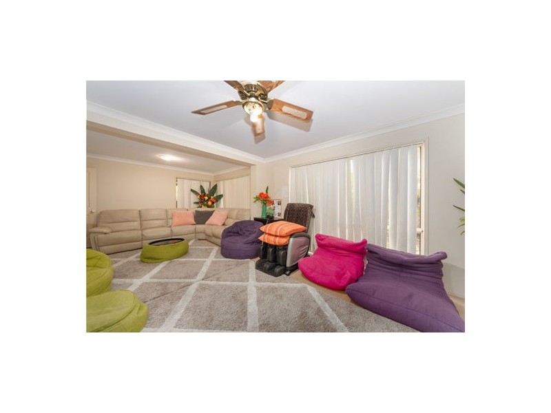 16 Oakridge Place, Molendinar QLD 4214