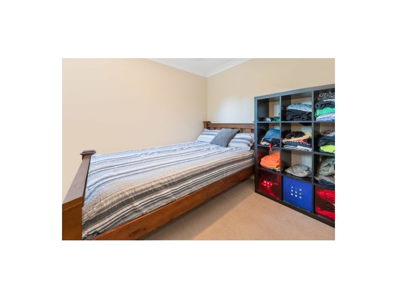 16 Oakridge Place, Molendinar QLD 4214