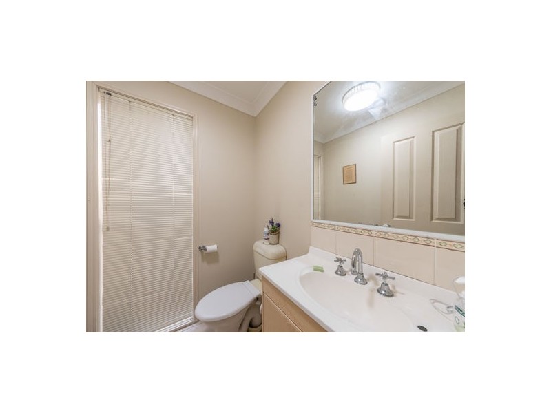 16 Oakridge Place, Molendinar QLD 4214