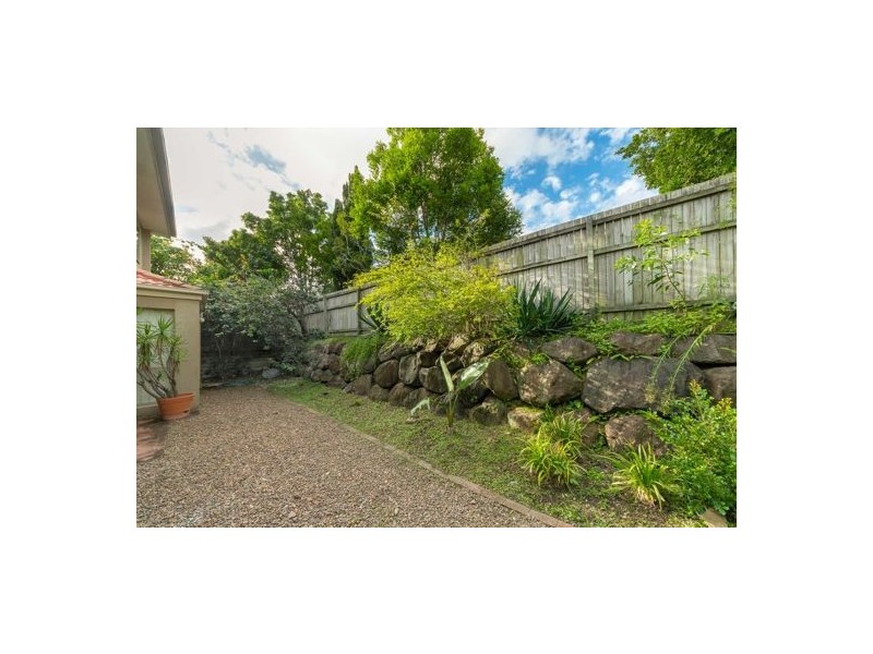 16 Oakridge Place, Molendinar QLD 4214