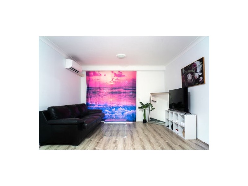 Unit 4, 11-17 Philip Avenue,, Broadbeach QLD 4218