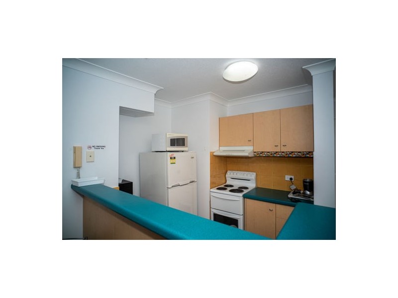 Unit 4, 11-17 Philip Avenue,, Broadbeach QLD 4218