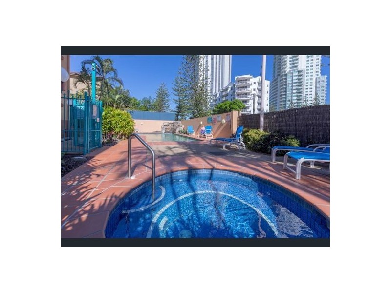 Unit 4, 11-17 Philip Avenue,, Broadbeach QLD 4218