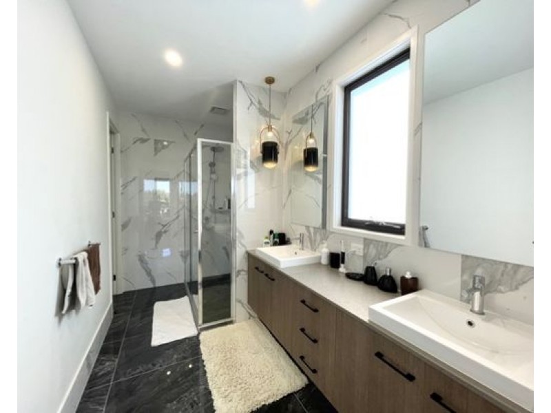 1907 Sunningdale Court, Hope Island QLD 4212