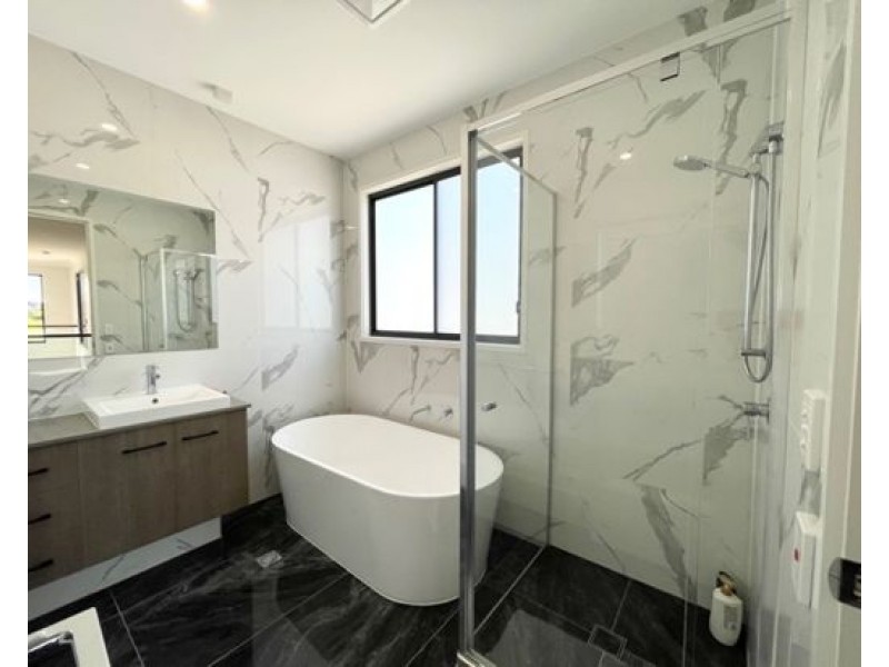 1907 Sunningdale Court, Hope Island QLD 4212