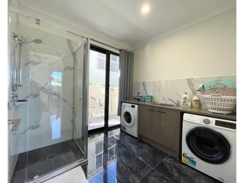 1907 Sunningdale Court, Hope Island QLD 4212