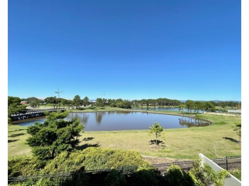 1907 Sunningdale Court, Hope Island QLD 4212