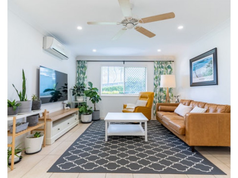 10 midway terrace, Pacific Pines QLD 4211
