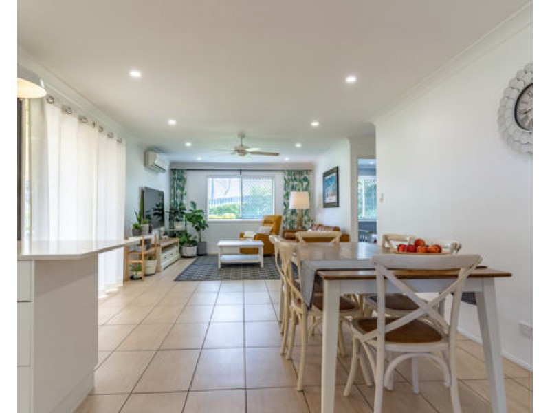 10 midway terrace, Pacific Pines QLD 4211