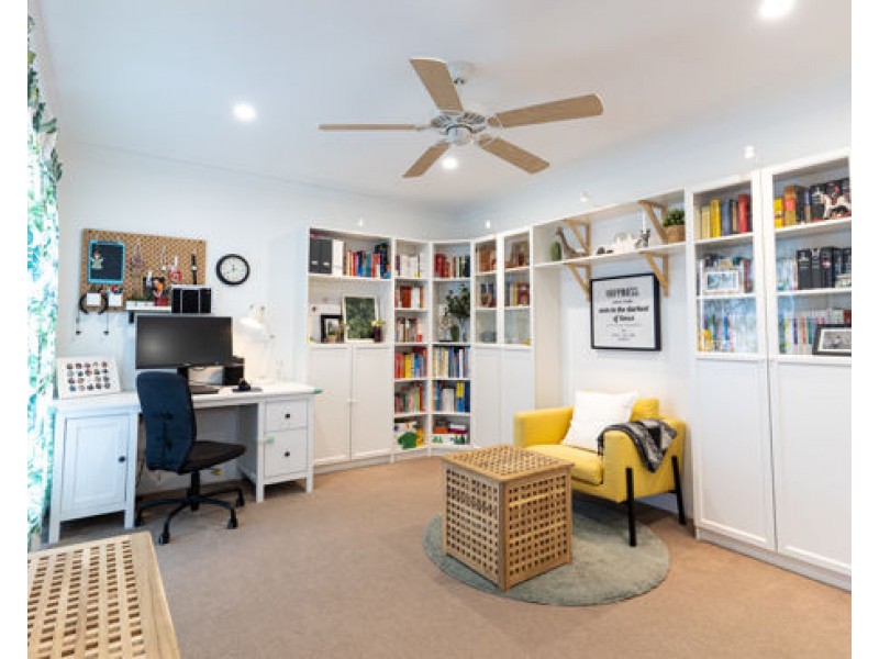 10 midway terrace, Pacific Pines QLD 4211