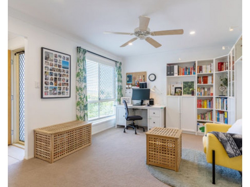 10 midway terrace, Pacific Pines QLD 4211