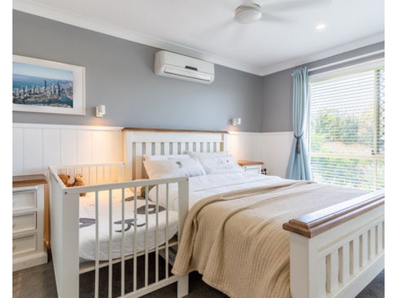 10 midway terrace, Pacific Pines QLD 4211