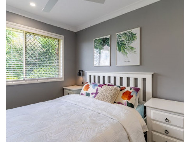 10 midway terrace, Pacific Pines QLD 4211
