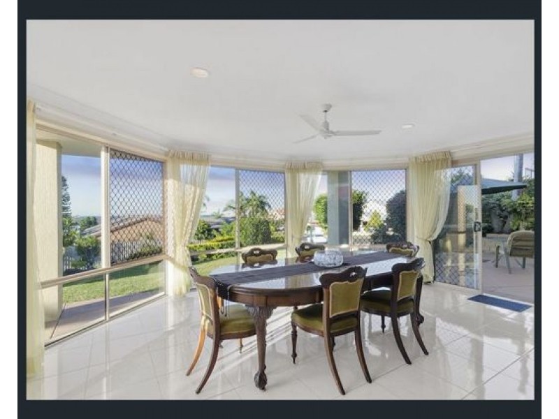 13 Parklane Place, Highland Park QLD 4211