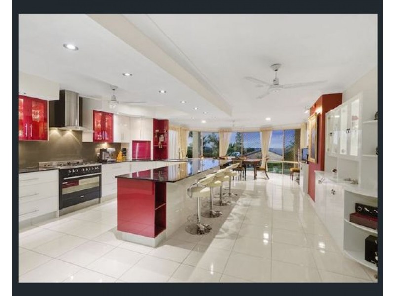 13 Parklane Place, Highland Park QLD 4211