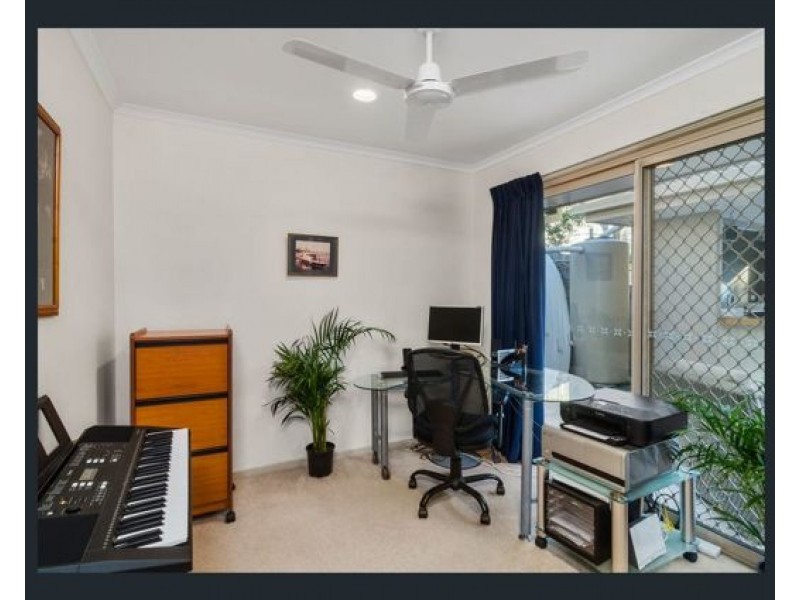13 Parklane Place, Highland Park QLD 4211