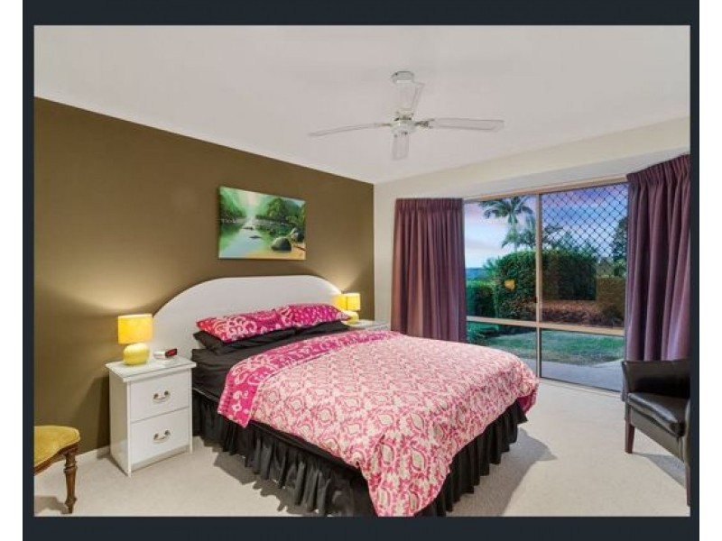 13 Parklane Place, Highland Park QLD 4211