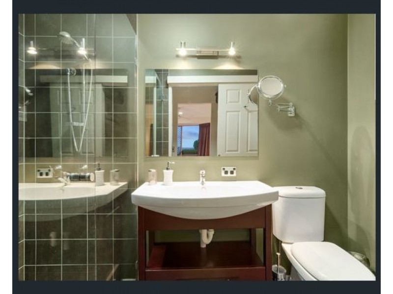 13 Parklane Place, Highland Park QLD 4211