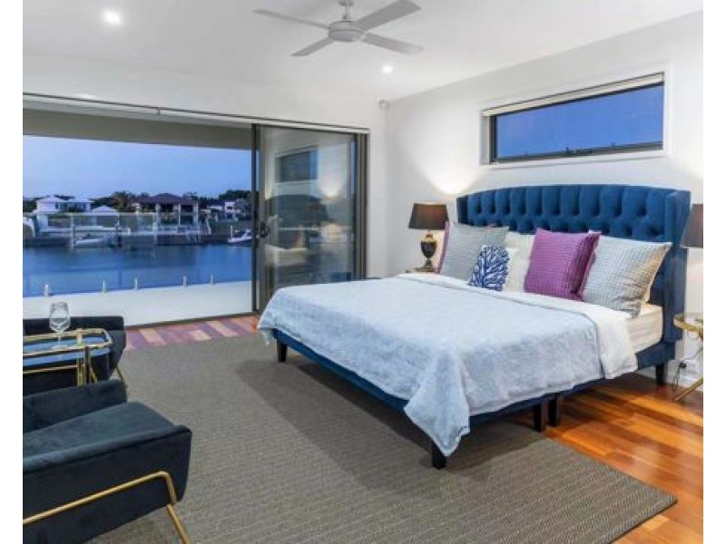 1010 Edgecliff drive, Hope Island QLD 4212