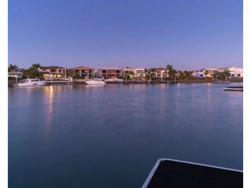 1010 Edgecliff drive, Hope Island QLD 4212
