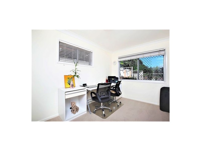35 Barbaralla Drive, Springwood QLD 4127
