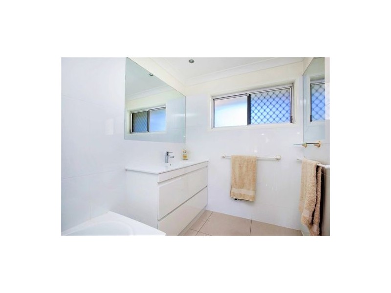 35 Barbaralla Drive, Springwood QLD 4127
