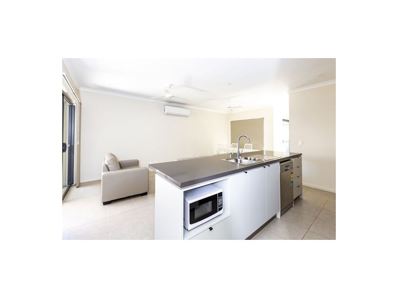 10 Rivina Cct, Coomera QLD 4209