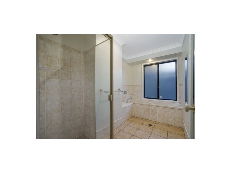 111 Lake Eyre Crescent, Parkinson QLD 4115